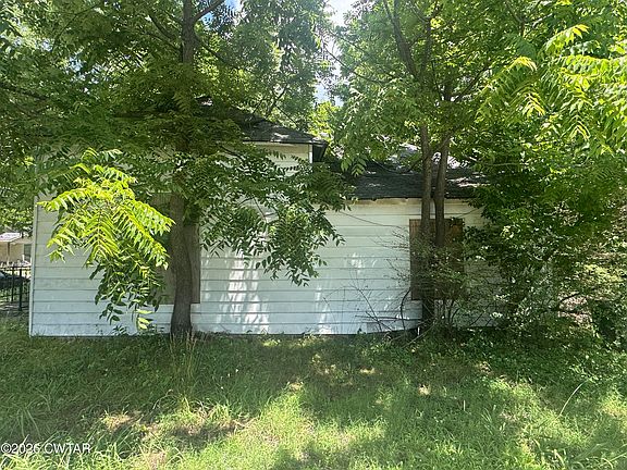 3rd image of 50 Holly St