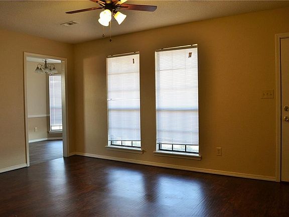 3rd image of 820 S 39th St
