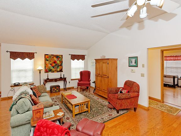5th image of 46 Redfield Park