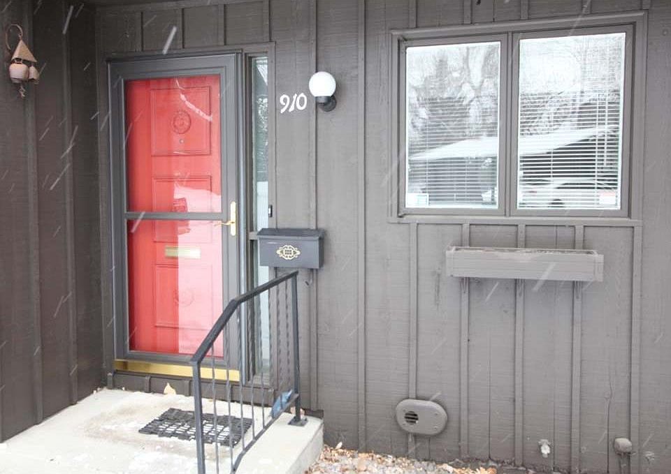 1st image of 910 13th St W