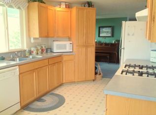 1235 SW Fir Ct, Dundee, OR 97115