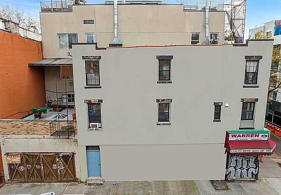 5th image of 429 Warren St #1