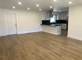 306 Englewood Dr, Wilmington, NC 28409