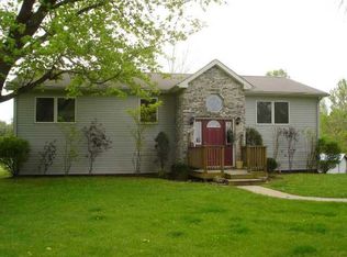 8 Woodpecker Ln, Spencer, IN 47460