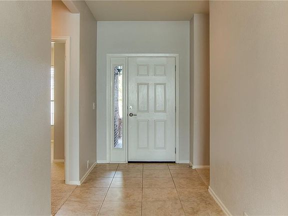 5th image of 3904 Pineoak Ln