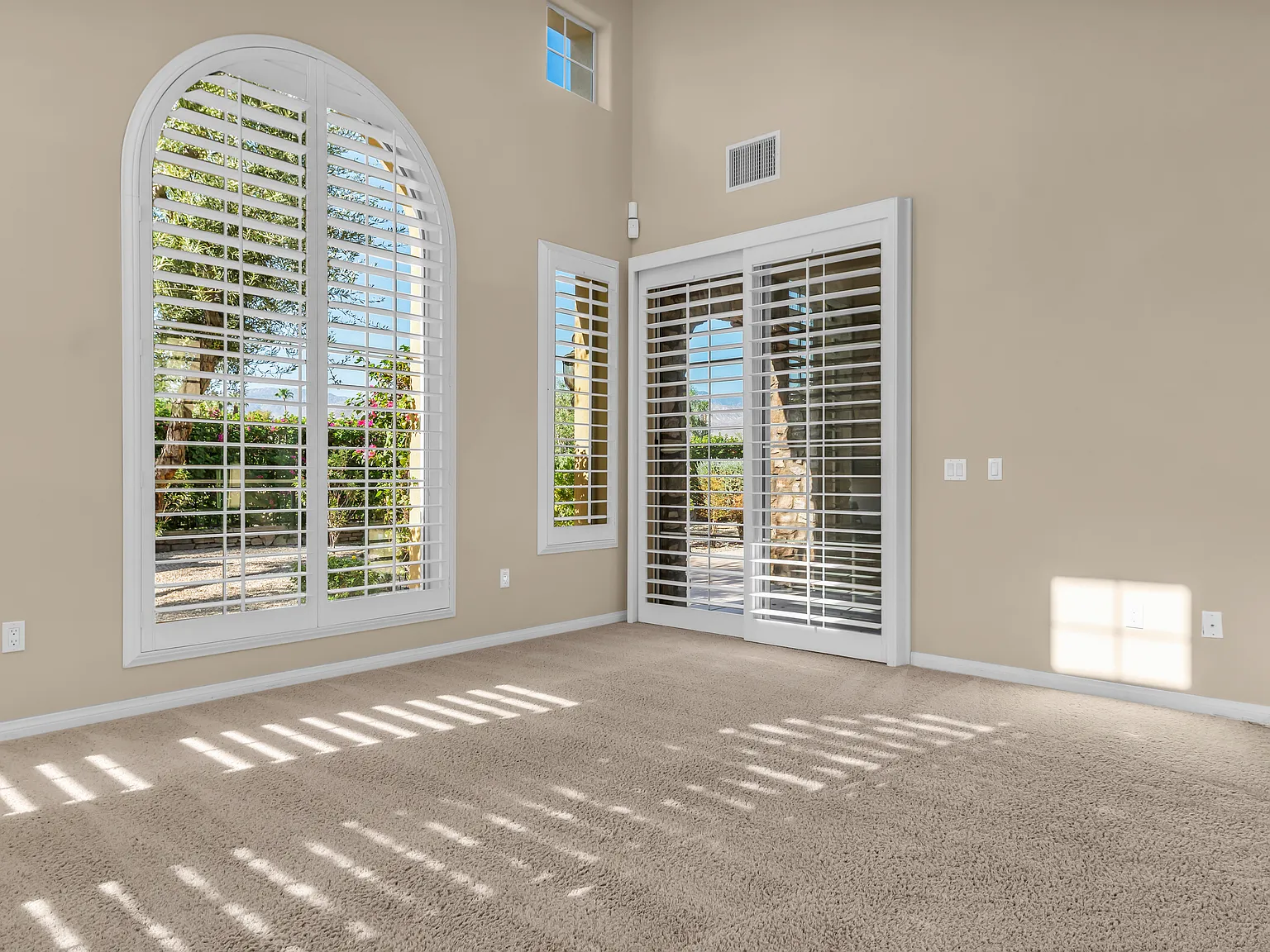 2 bed, 1867 sqft, $2,600 — Photo 1
