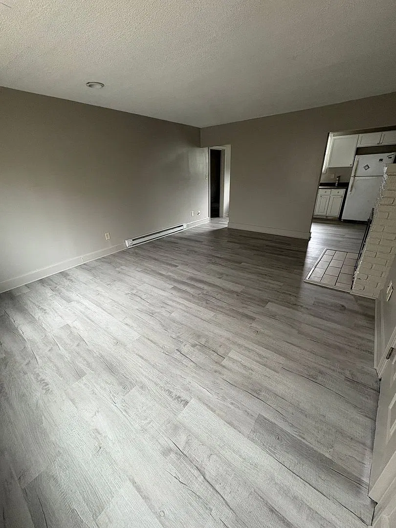 2400 Parish Avenue — Photo 3