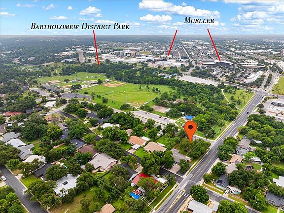 3rd image of 1701 Broadmoor Dr