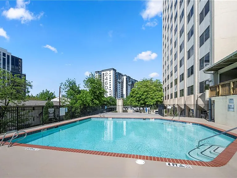2479 Peachtree Rd NE #1801 — Photo 32