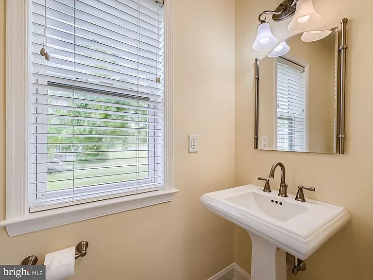 3201 E Joppa Rd — Photo 13