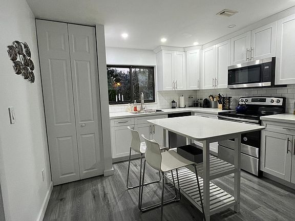 4th image of 1000 NW North River Dr APT 106