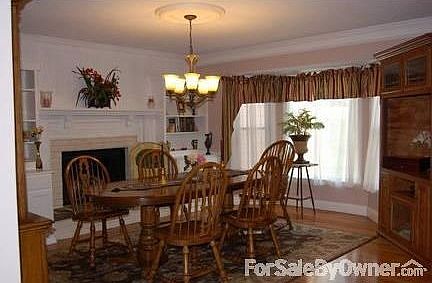 Dining room with fireplace