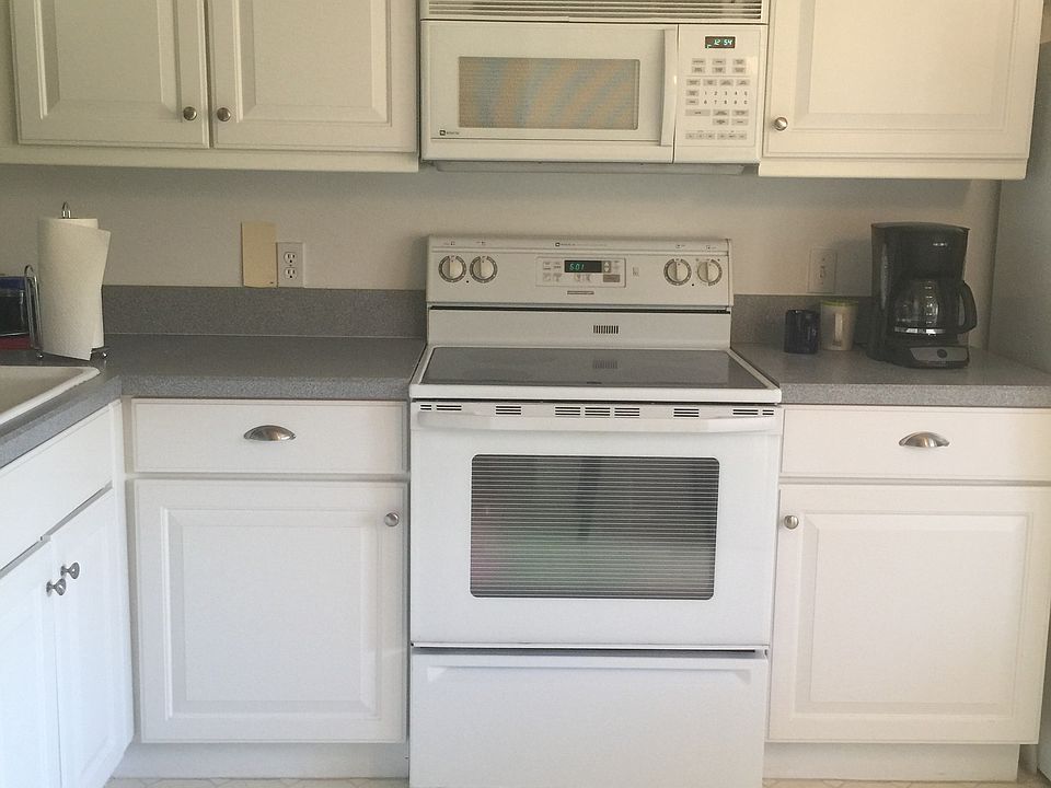 1st image of 5740 Marina Dr APT 3