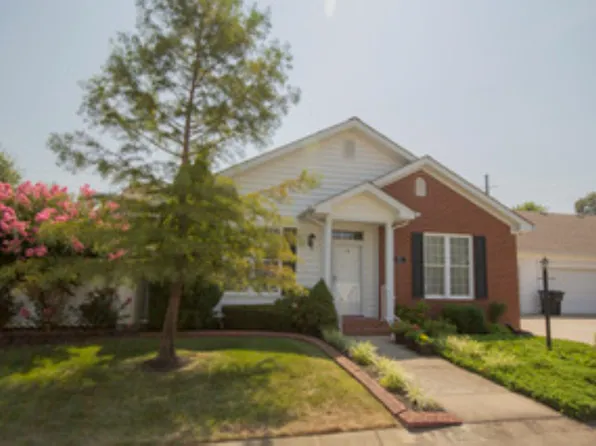 2490 Lakewood Dr, Paducah, KY 42003