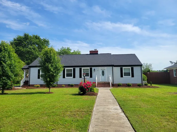 69 Church St, Windsor, VA 23487