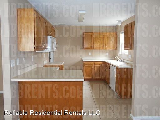 5th image of 568 Whispering Pines Pl