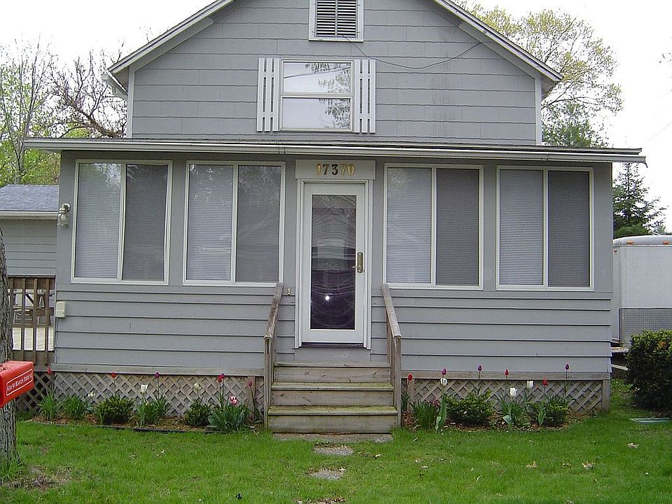 1st image of 17370 Villa Park Ave