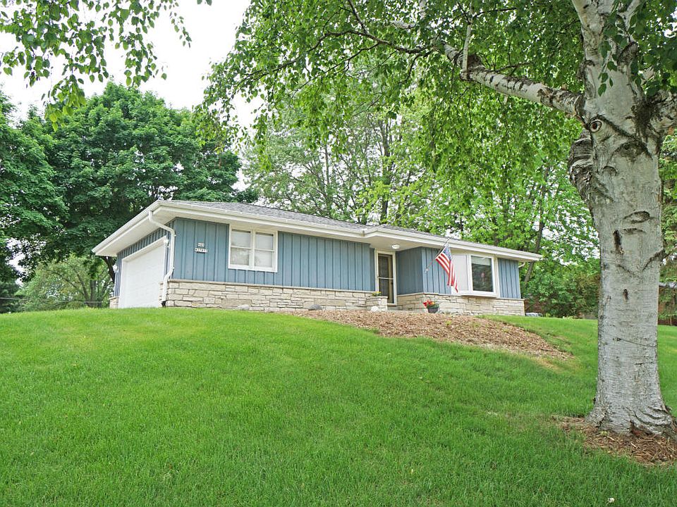 1st image of N49W27855 S Courtland Cir
