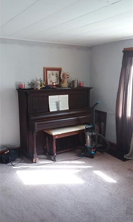 2nd image of 625 Grover Ave