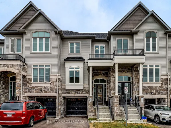 64 Lyall Stokes Cir, East Gwillimbury, ON L0G 1M0