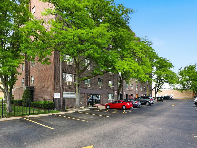 4600 N Cumberland Ave #502 — Photo 14