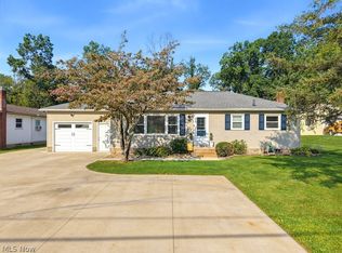 3088 N Bender Ave, Akron, OH 44319