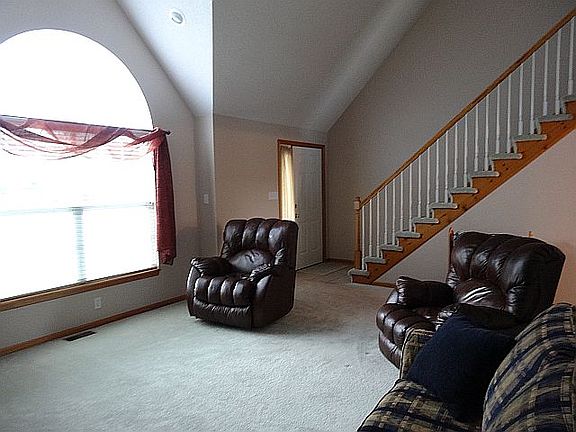 2nd image of 421 Foot Hill Dr