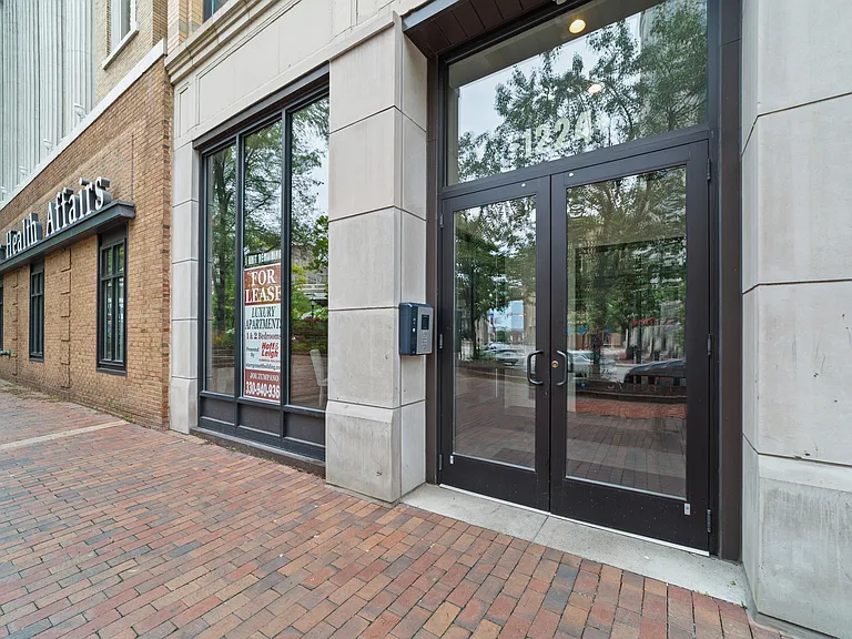 1224 Huron Rd E #3 — Photo 6