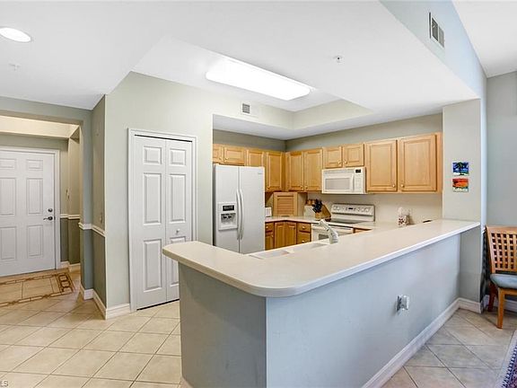 5th image of 20940 Island Sound Cir Unit 301