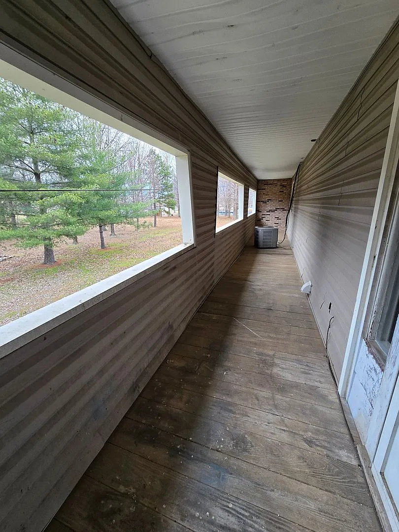 Westwood Apartments — Photo 2