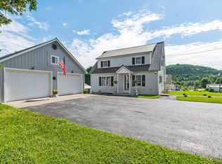 25 Edwards St, Colebrook, NH 03576