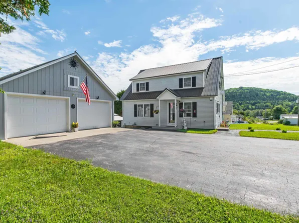 25 Edwards Street, Colebrook, NH 03576