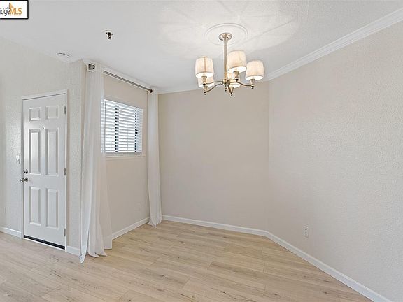 4th image of 1019 Dornajo Way APT 231
