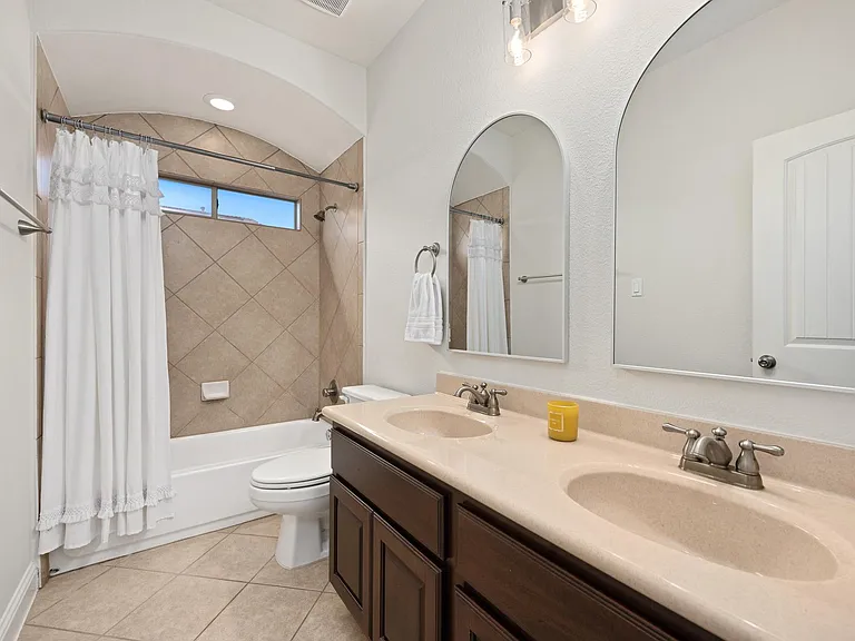 8620 Alophia Dr — Photo 25