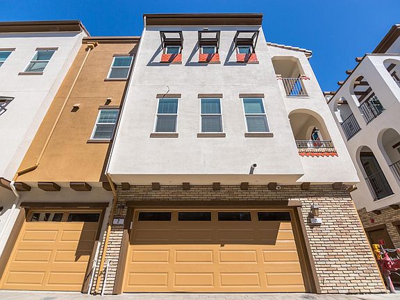 2nd image of 198 Esfahan Dr Unit 1A