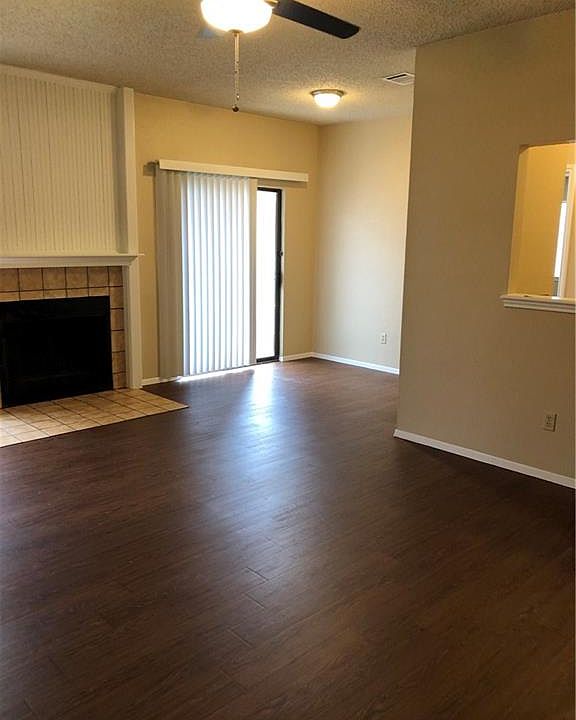 1st image of 700 Rollingway Dr APT A