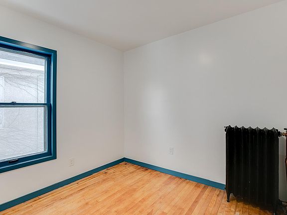 4th image of 2726 Aldrich Ave S