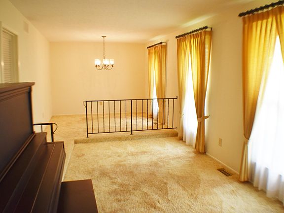 4th image of 622 Essen Pl