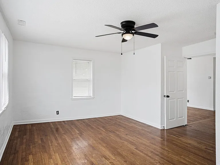 220 Brooklyn Ave — Photo 19