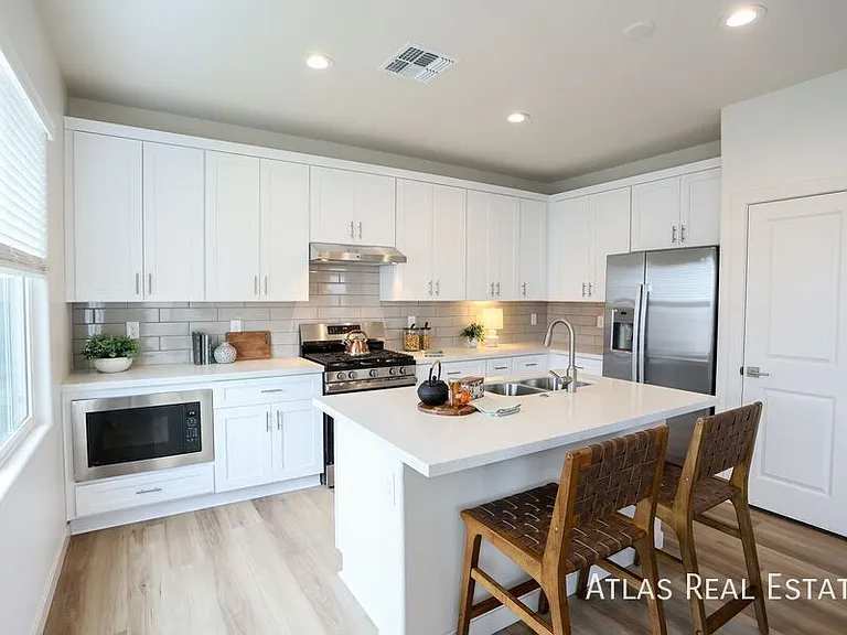 1530 W Sierra Vista Dr — Photo 25