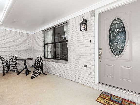 2nd image of 315 Holly St