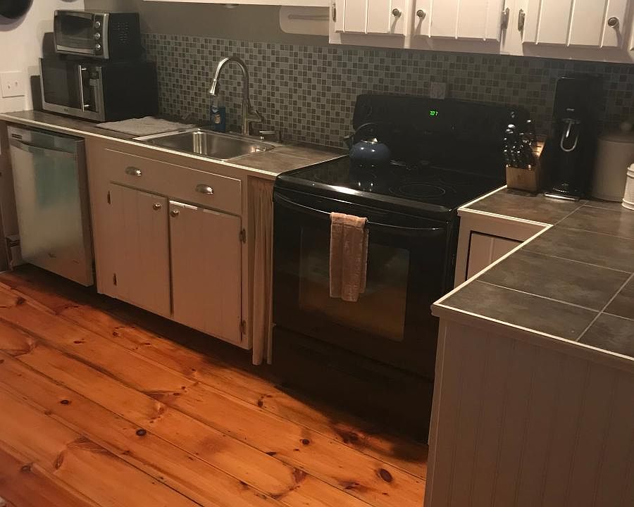 Lovely kitchen: Stove, fridge and dishwasher included. Kitch
