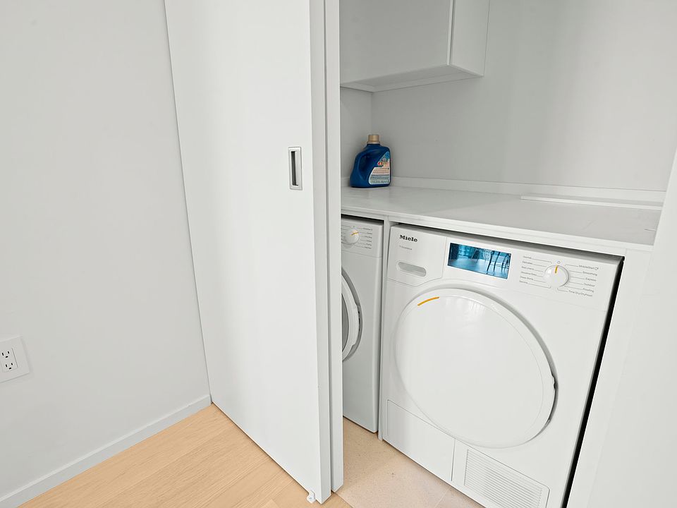 1st image of 1568 Alberni St #1501
