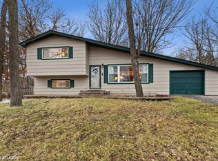 2502 Timber Ln, Lindenhurst, IL 60046