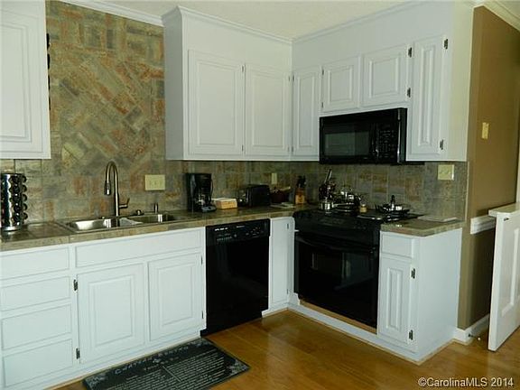 4th image of 1912 Wexford Ct