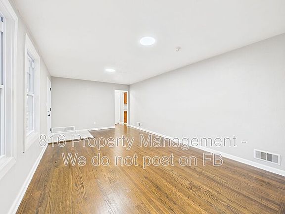 4th image of 7560 Prospect Ave #D