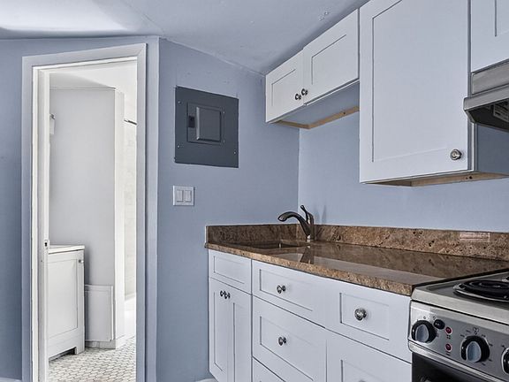 2nd image of 4 Wall St #3