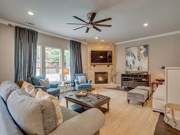 4th image of 1212 Sundown Dr