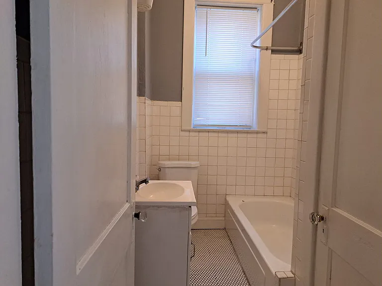 4920-4922 Murdoch Ave #4920-B — Photo 7