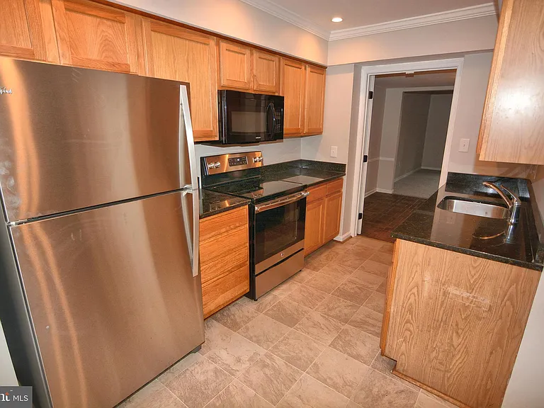 1666 Albermarle Dr — Photo 5